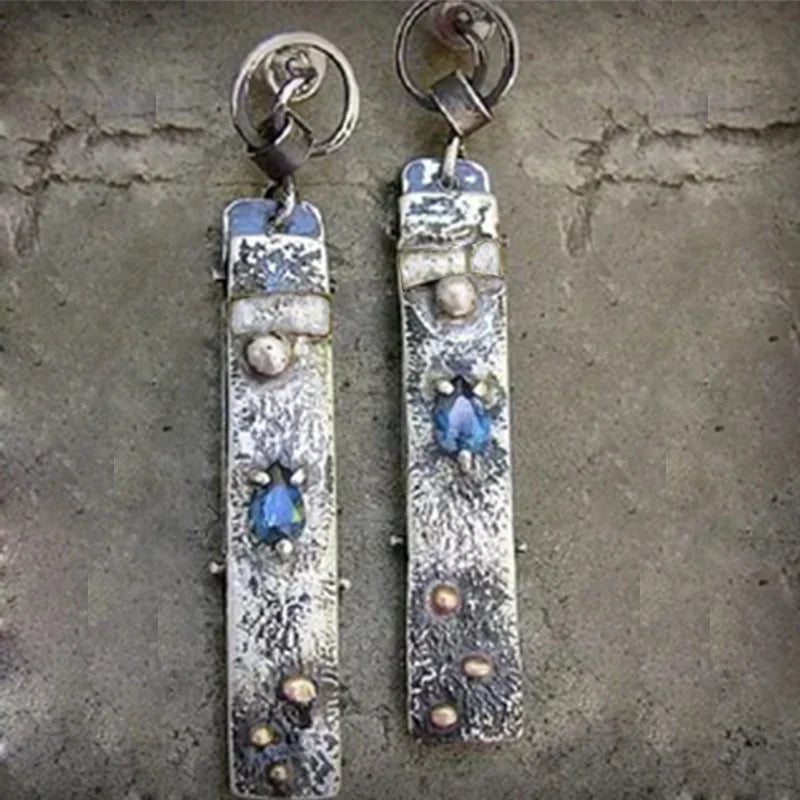 Fabiola | Elegant handmade earrings with beautiful blue stones.