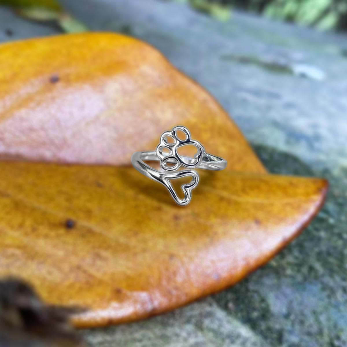 Vania | Paws & Heart Ring for Stylish Comfort