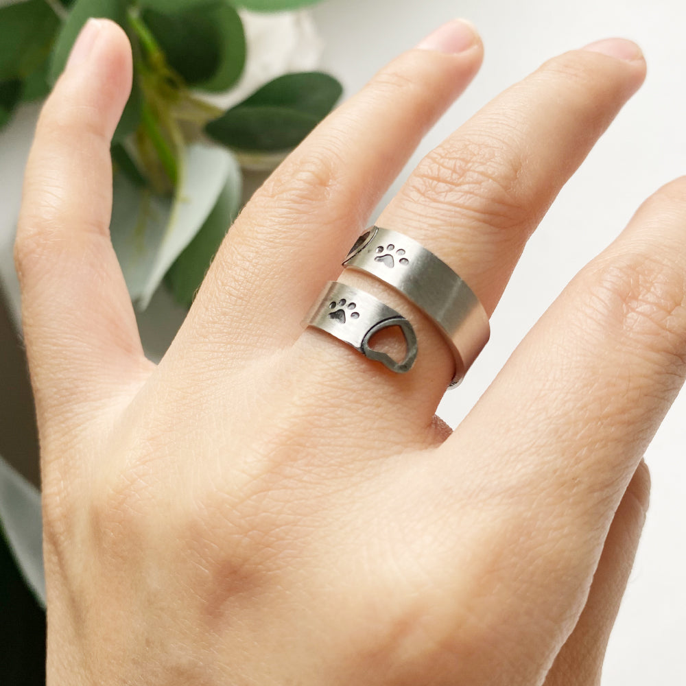Patricia | & heart ring with a unique twist design made of durable stainless steel