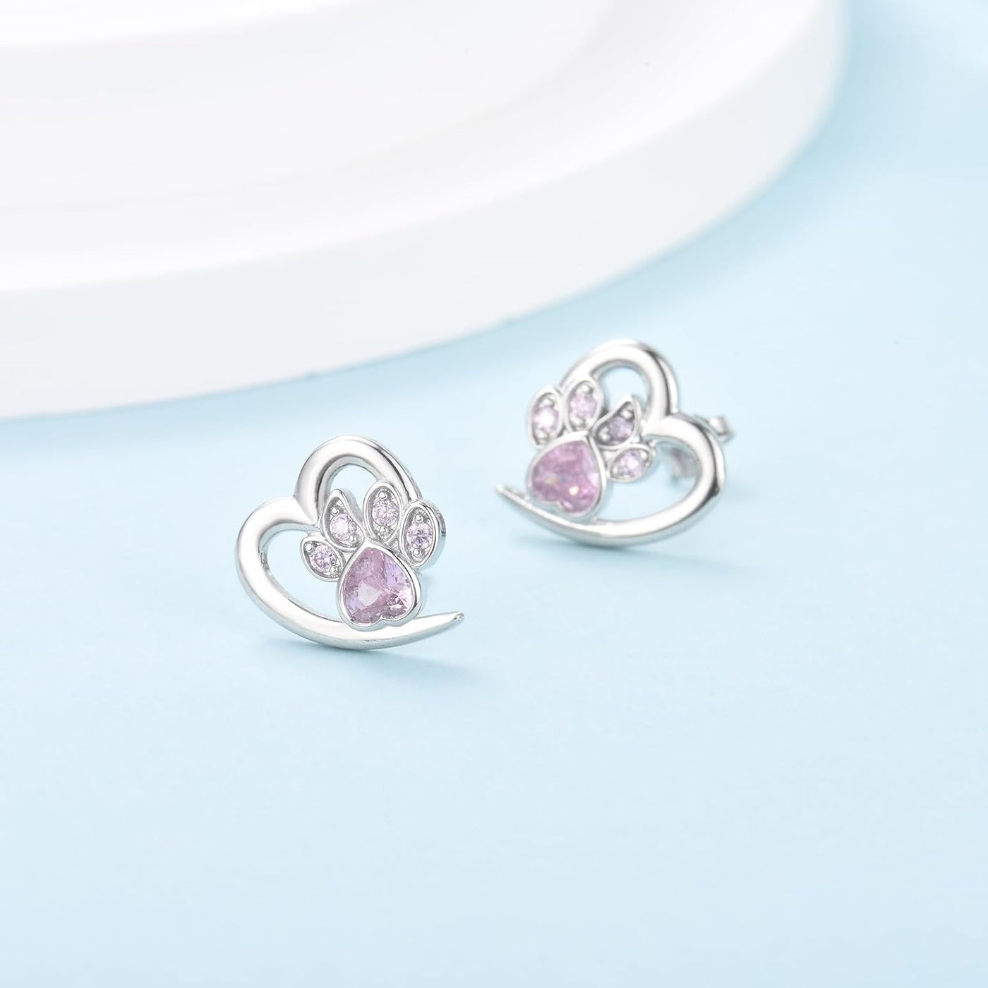 Hilda | and paw earrings with sparkling zirconia for an eye-catcher