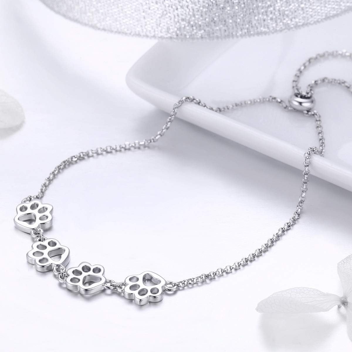 Lucía | MELIA – Elegant adjustable paw-shaped bracelet