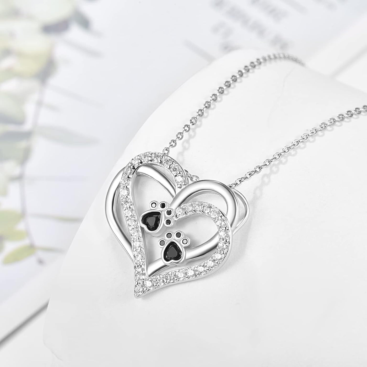 Carmen | Heart necklace with sparkling zirconia for a stylish expression