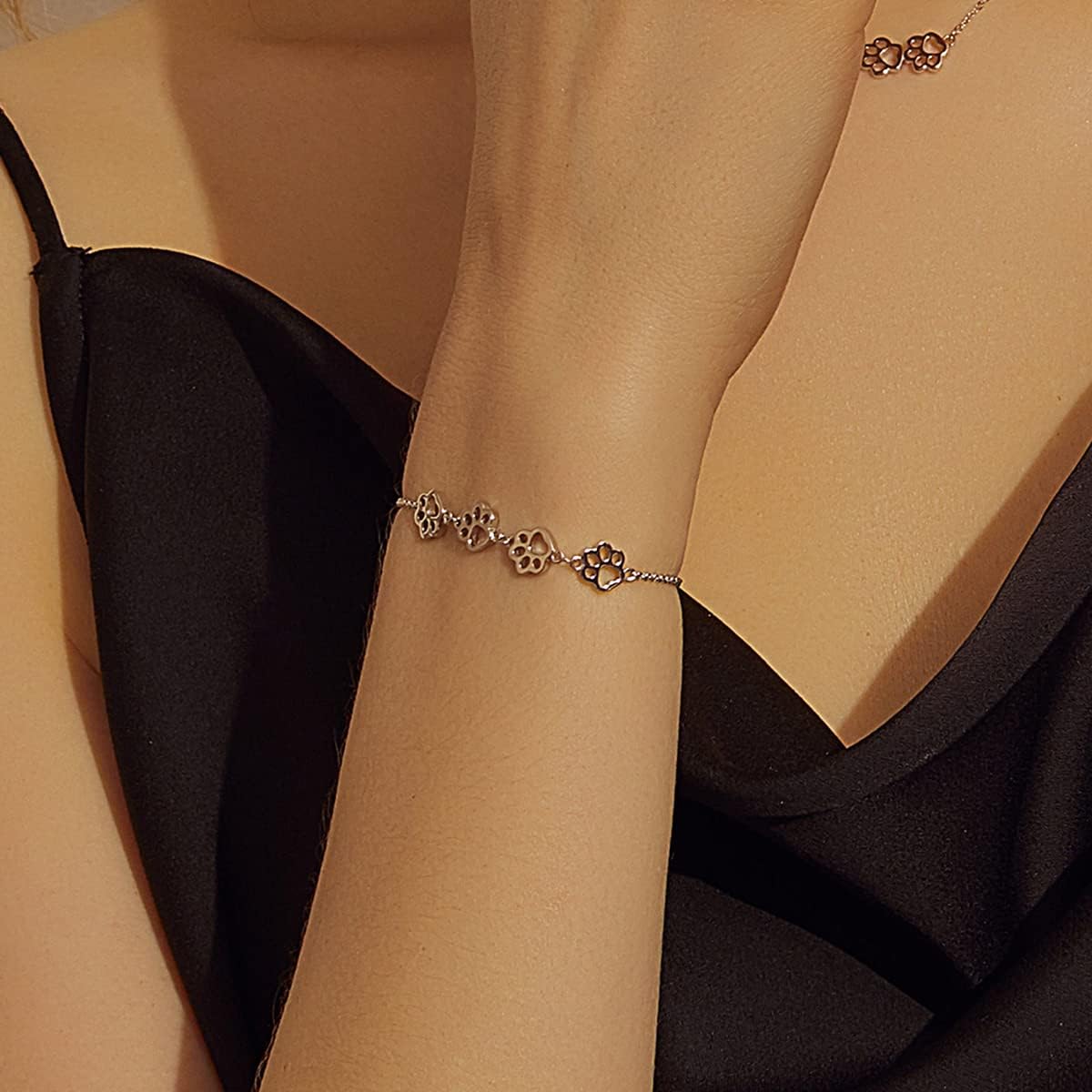 Lucía | MELIA – Elegant adjustable paw-shaped bracelet