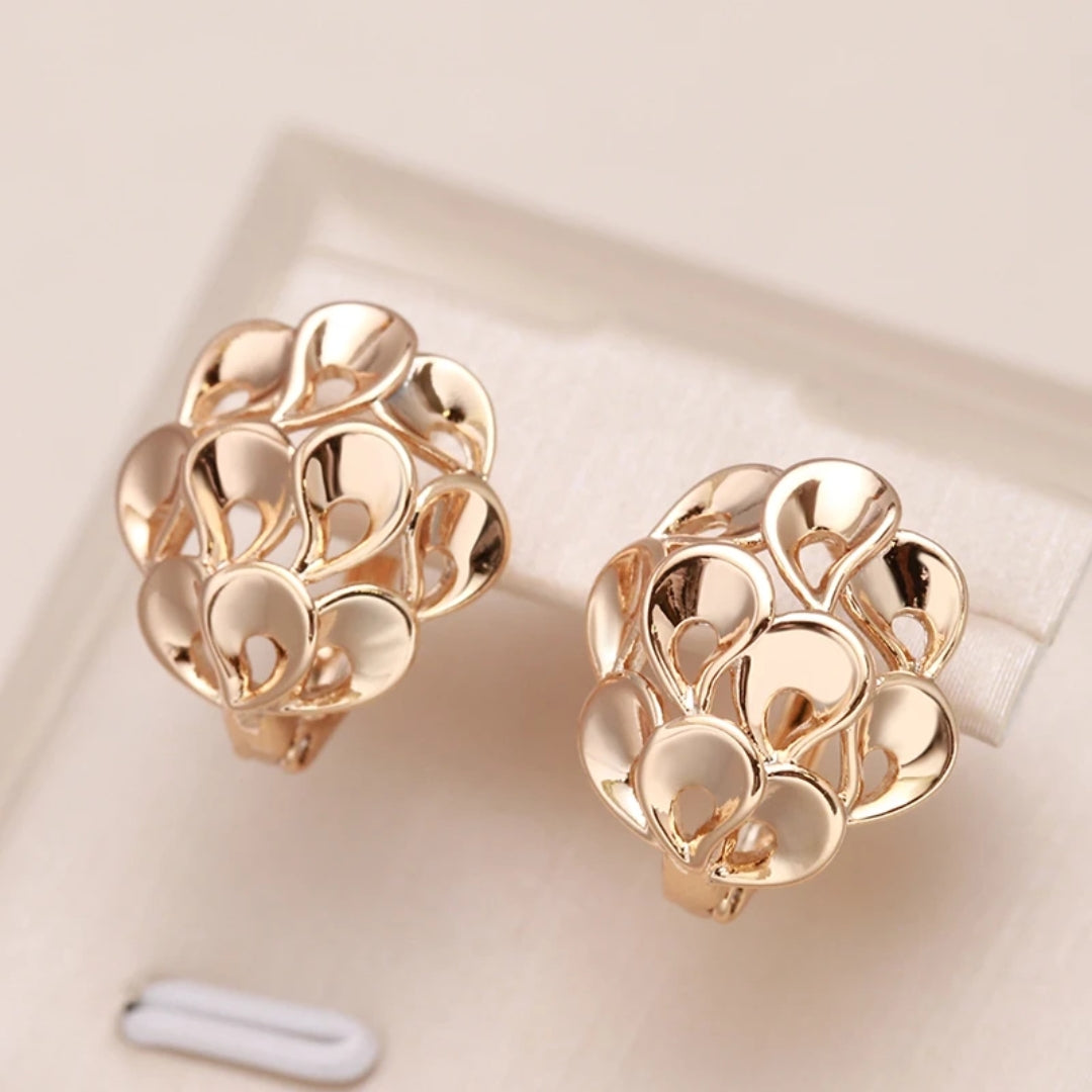 Gloria | Shiny gold earrings for every occasion