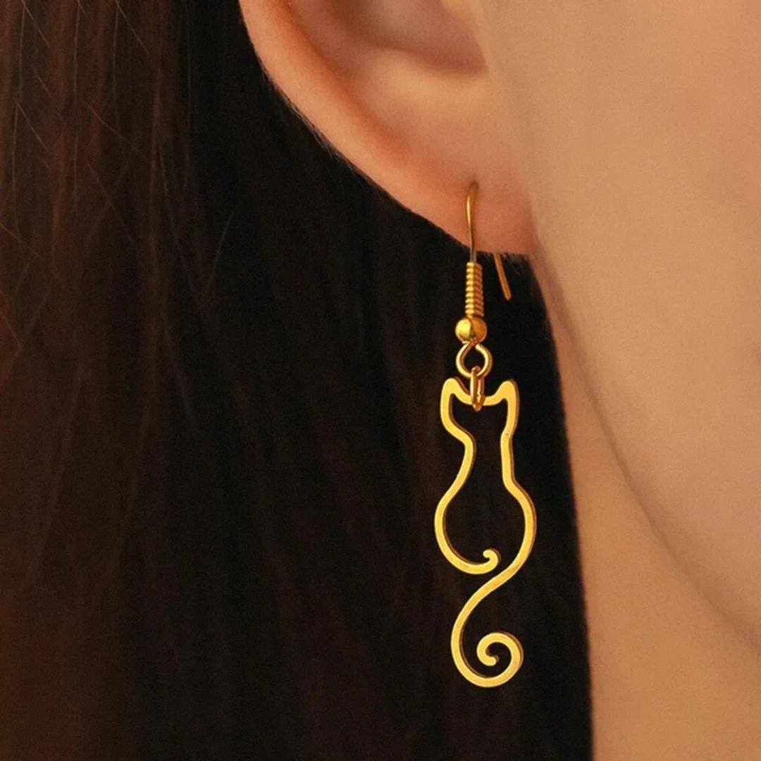 Ingrid | Gold cat earrings