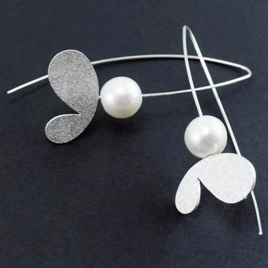 Karen | Butterfly earrings with pearl