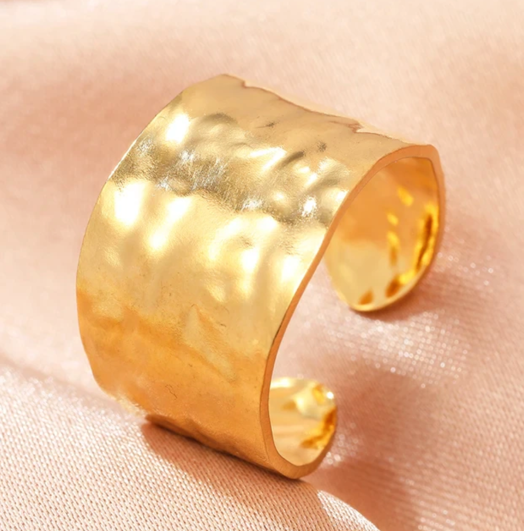 Octavia | Elegant ring in 18-carat Greek gold-plated design