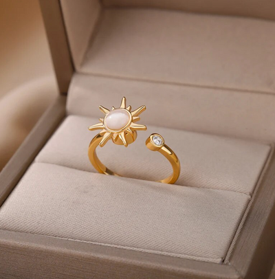 Ornella | Elegant moonstone ring