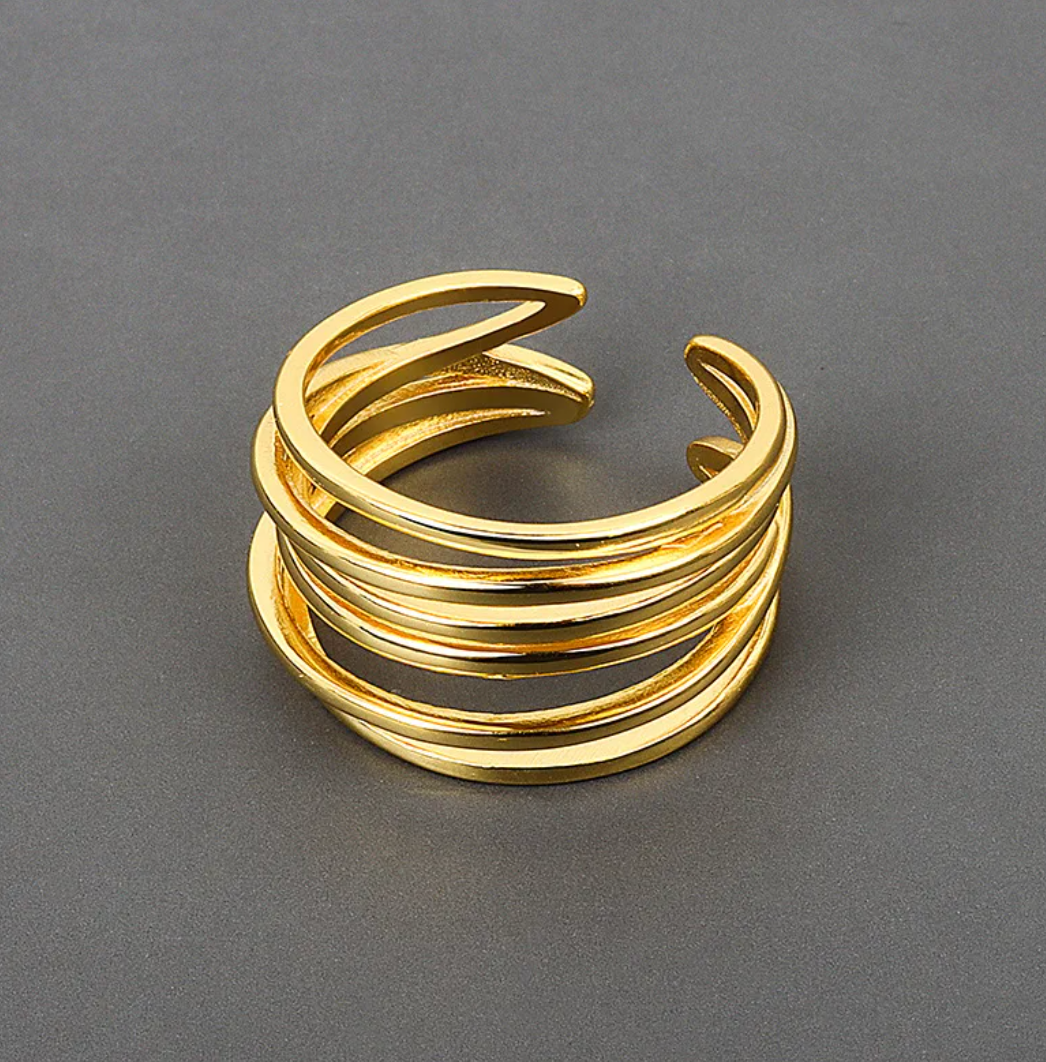 Gertrudis | Elegant forest-style ring