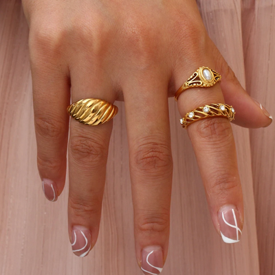 Iliana | Elegant 18-carat gold-plated ring with an exquisite luxury pearl