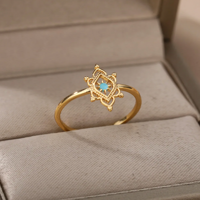 María Fernanda | Elegant antique ring made of 18-carat gold-plated jewelry