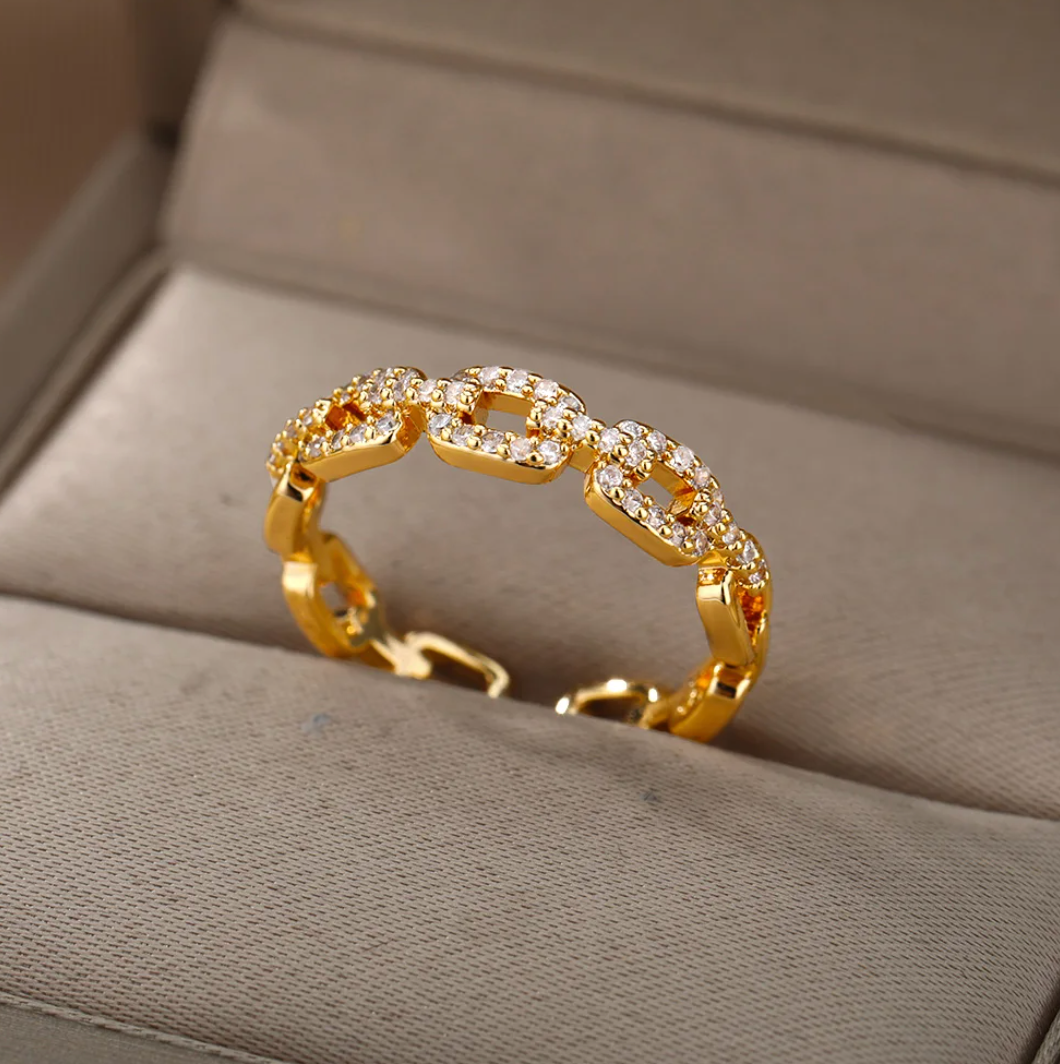 Jacqueline | Elegant 18-carat gold-plated ring with sparkling love chain and rhinestones