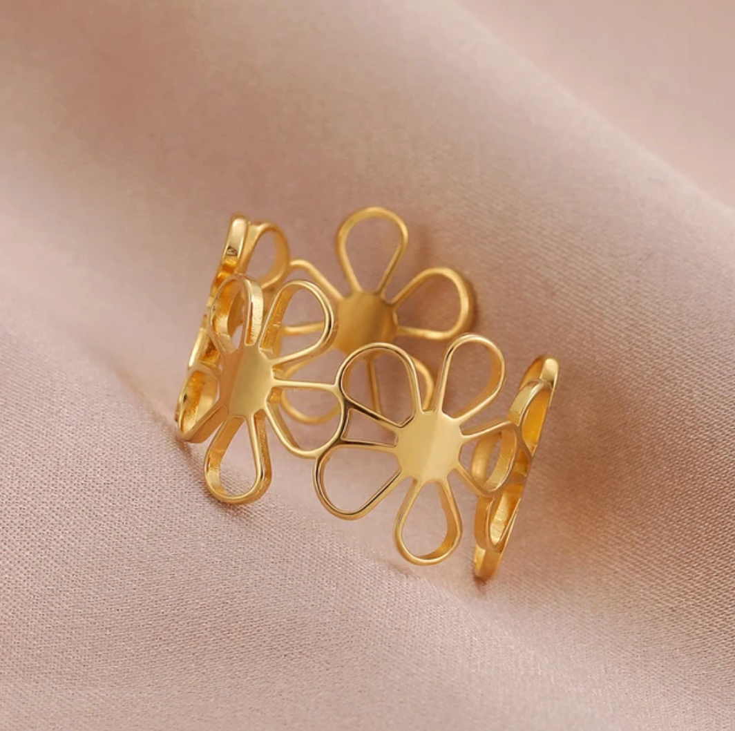 Mayra | Elegant daisy ring made of 18-carat gold-plated jewelry
