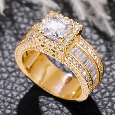 Ivette | Elegant 18-carat gold-plated ring with sparkling crystal