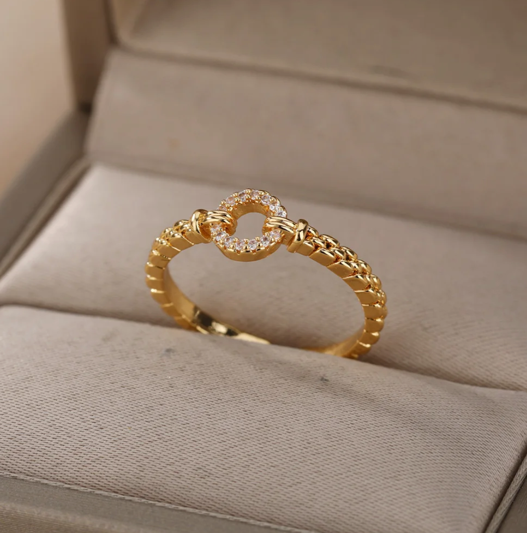 Eva | Eternal circle ring in 18-carat gold-plated with sparkling cubic zirconia