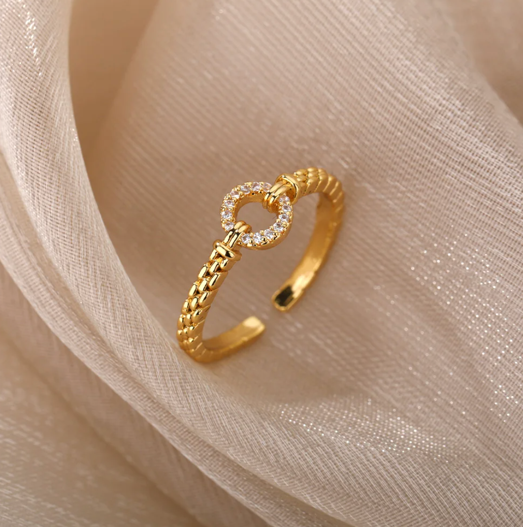 Eva | Eternal circle ring in 18-carat gold-plated with sparkling cubic zirconia
