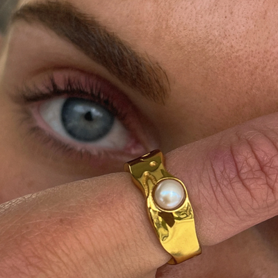 Hortensia | Elegant ring with a charming pearl of destiny
