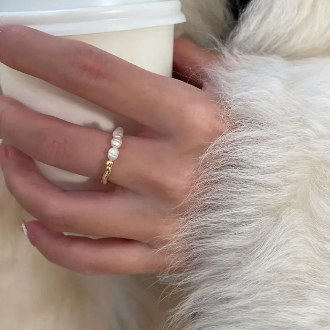 Hana | Elegant 18-carat gold-plated ring with precious Caspian Sea pearls