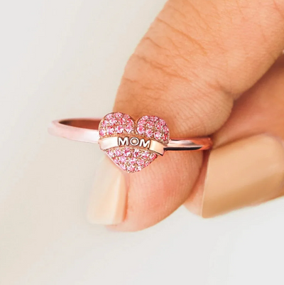 Nancy | Elegant heart ring "Mama" made of 18K gold-plated material with sparkling zirconia.