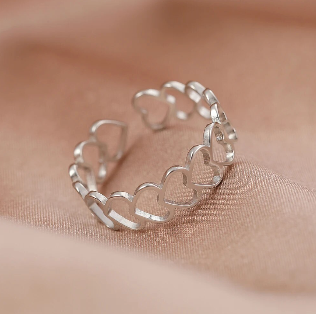 Xandra | Playful 925 sterling silver ring with heart motifs