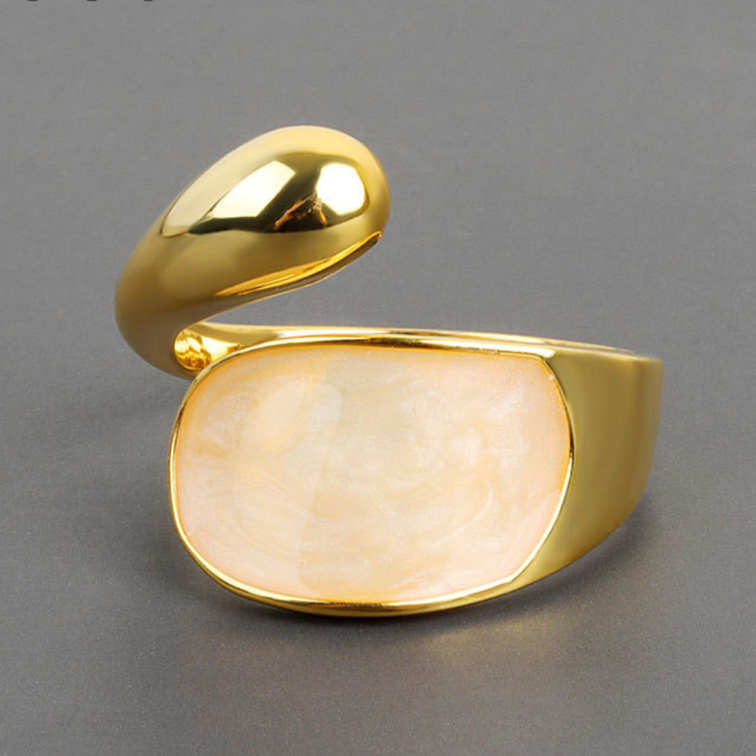 Ana María | Elegant adjustable ring in a modern design, 18K gold-plated