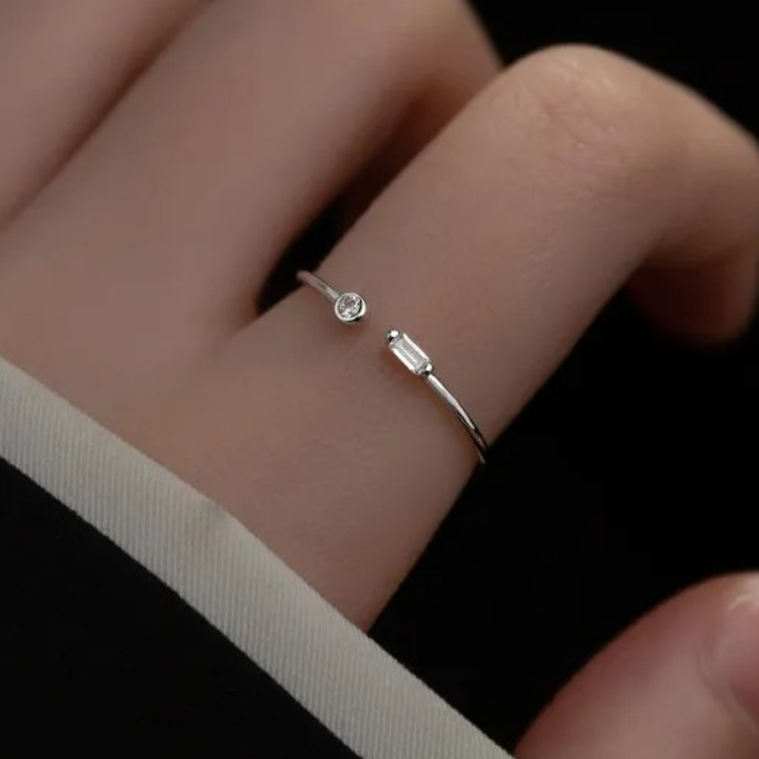 Alicia | Elegant adjustable ring made of high-quality 925 Sterling silver, set with sparkling zirconia stones