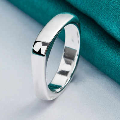 Veronica | Elegant adjustable square ring in 925 sterling silver