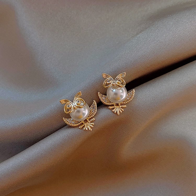 Ileana | Elegant golden owl earrings for a touch of glamour