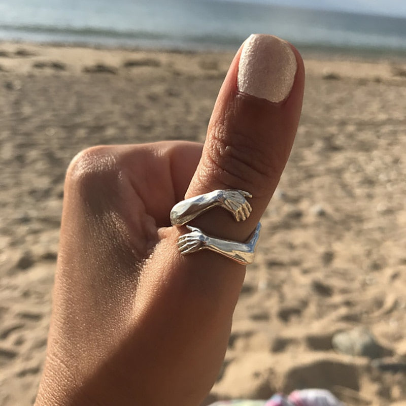 Monica | Charming 925 silver "Hug" ring