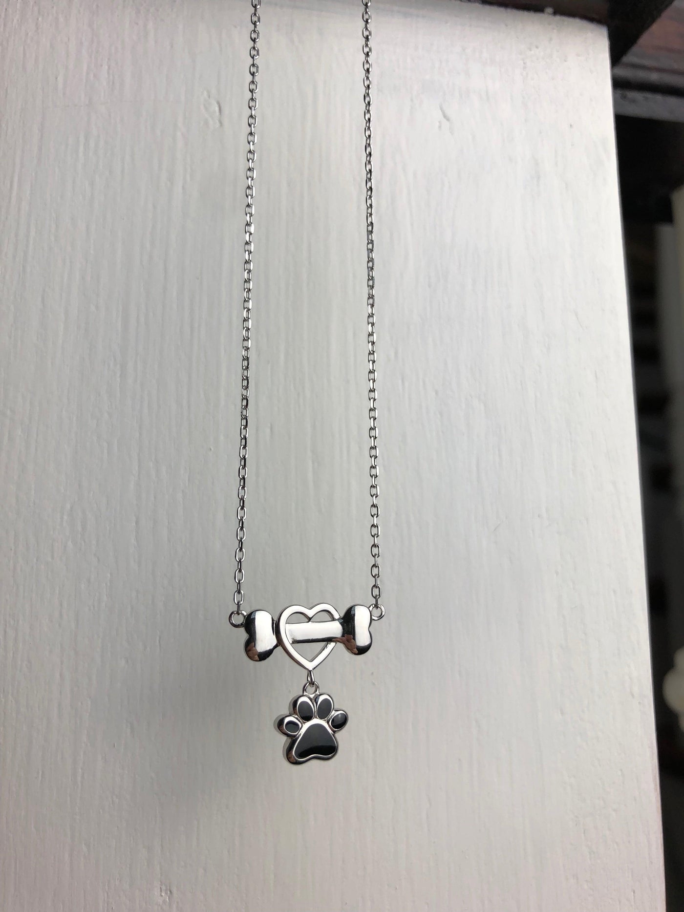 Linda | Design made of durable stainless steel.