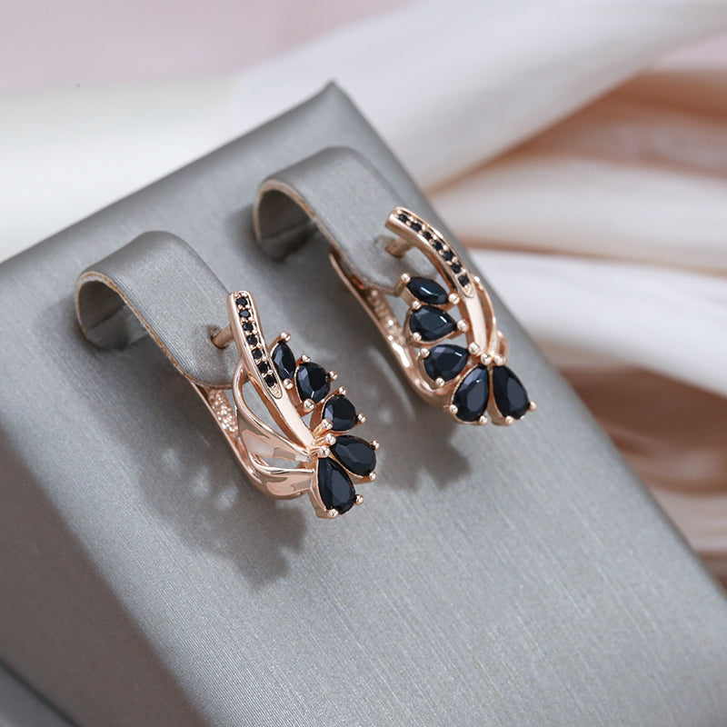 Yolanda | Stylish earrings with fascinating black crystal