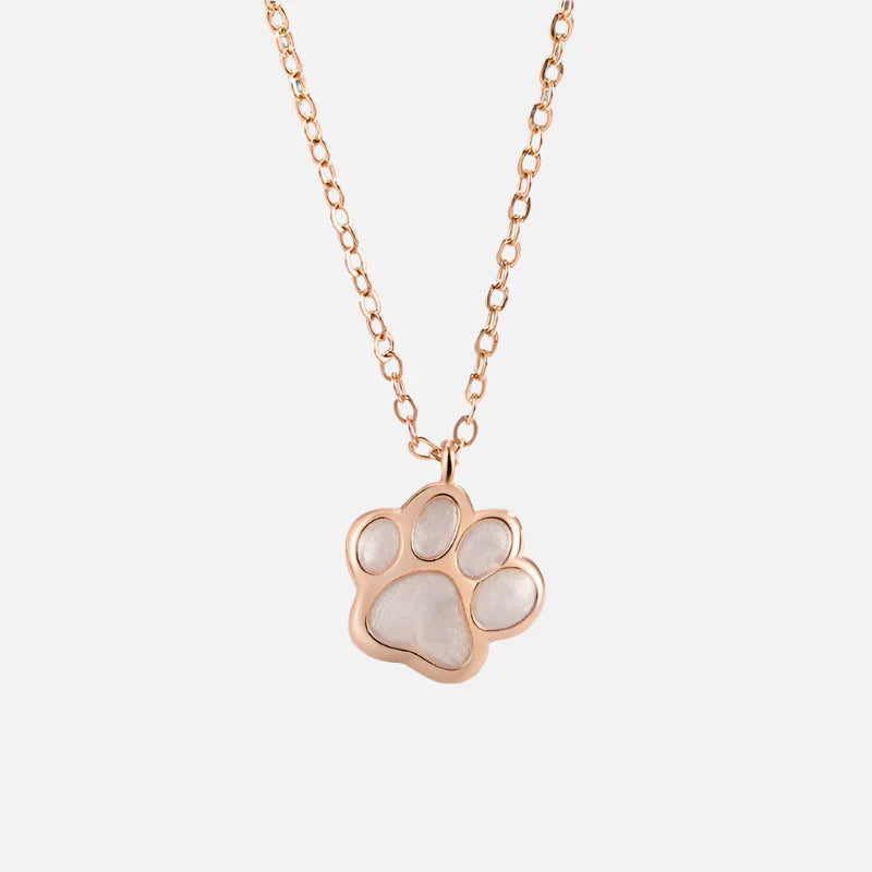 Laura | MALIA – Elegant necklace with a pretty silver paw pendant.