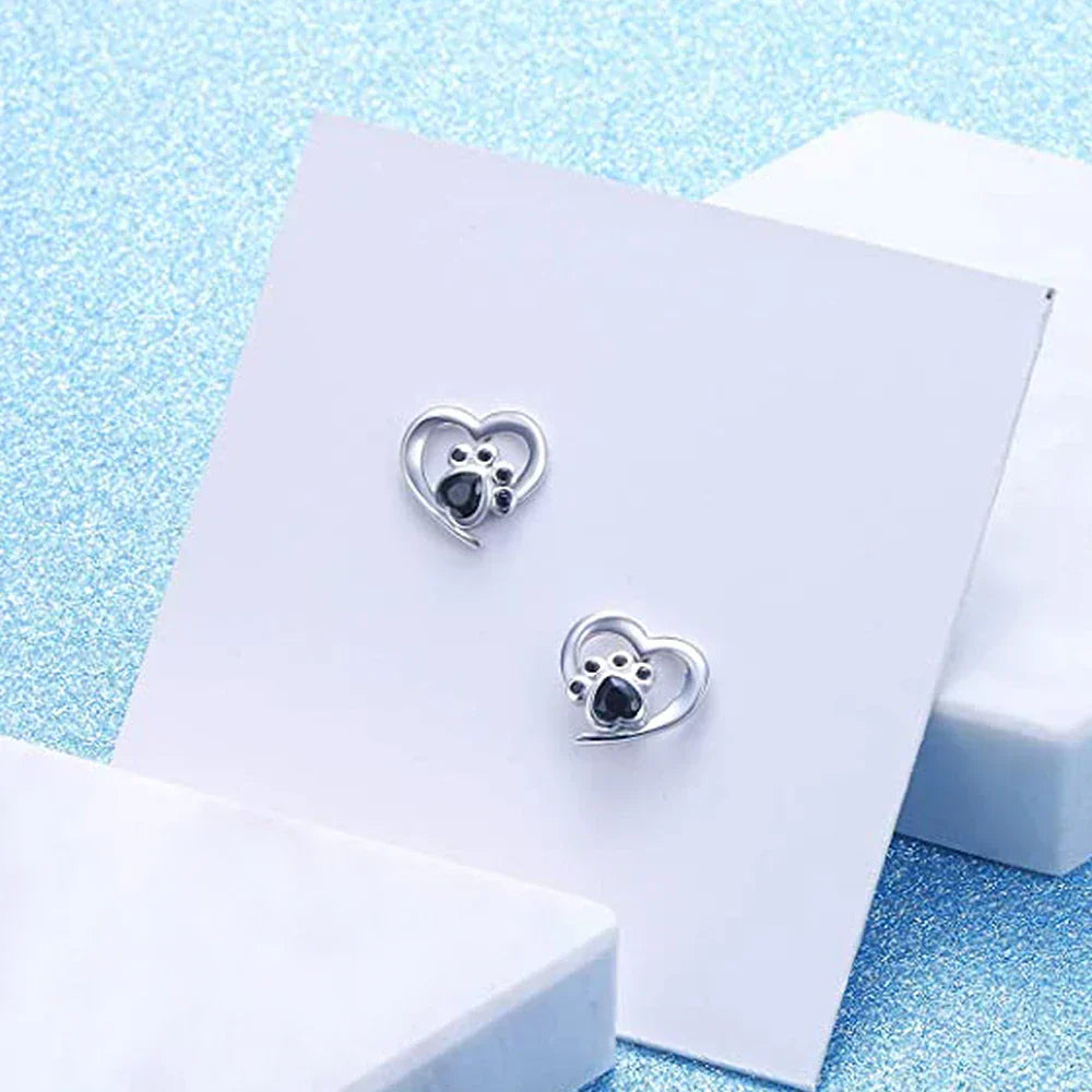 Ofelia | Paw earrings with sparkling black crystals for an elegant touch.