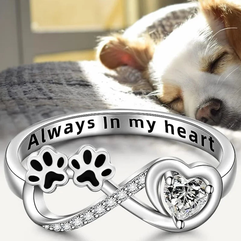 Olivia | Paw ring with heart and infinity design and sparkling zirconia for special accents
