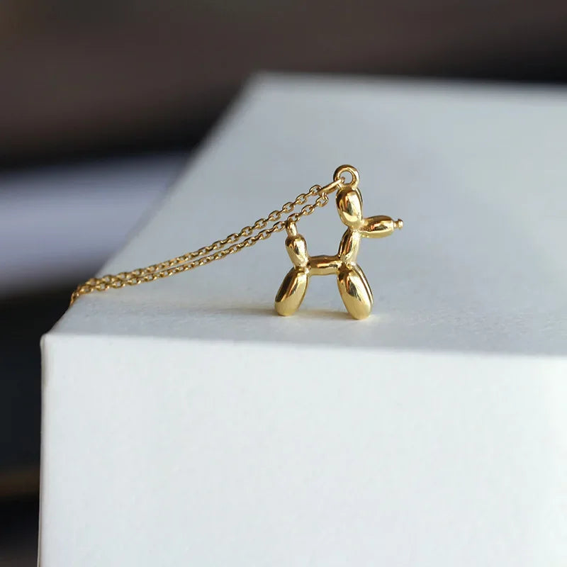 Flower | Pendant with a radiant gold effect