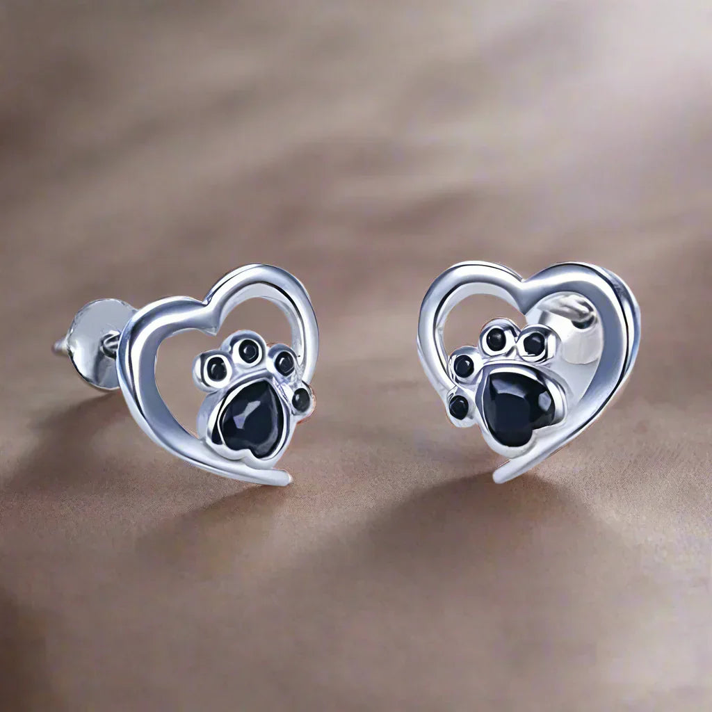 Ofelia | Paw earrings with sparkling black crystals for an elegant touch.