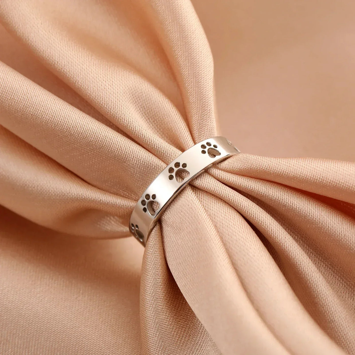 María Fernanda | Shiny gold-effect stainless steel ring