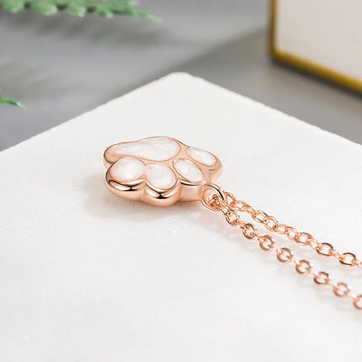 Laura | MALIA – Elegant necklace with a pretty silver paw pendant.