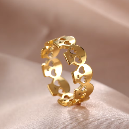 Romina | Elegant hypoallergenic stainless steel skull ring. The perfect Halloween accessory!