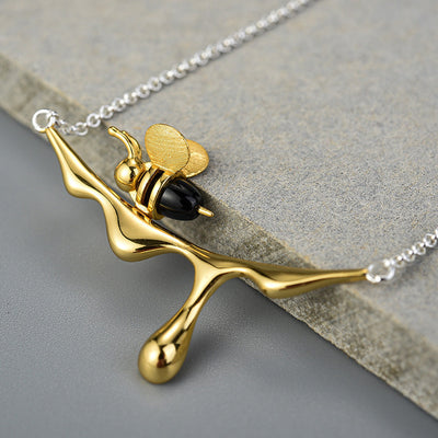 Luisa | MELINA – Elegant honey bee necklace for nature lovers