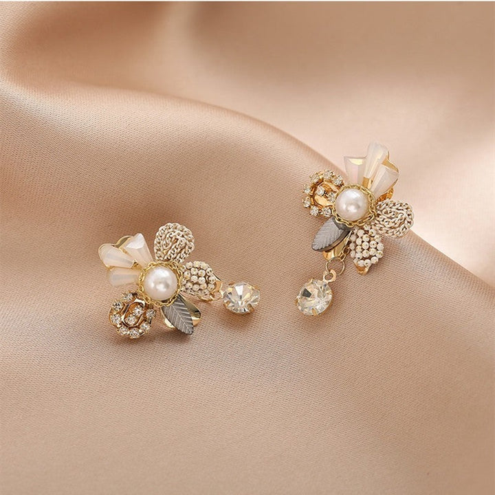 Katia | Earrings with pearl details