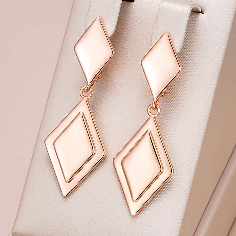 Jennifer | Luxurious geometric gold-effect earrings