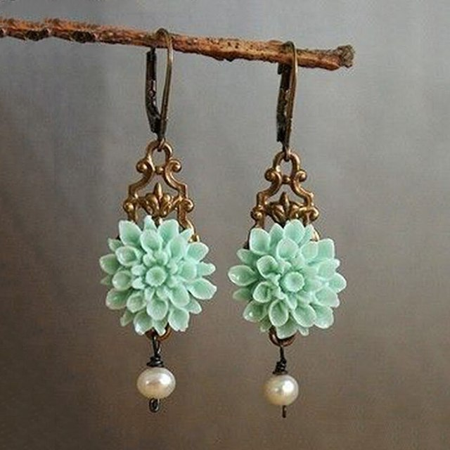 Vanessa | Bohemian Earrings with Enchanting Turquoise Flowers and Elegant Pearls