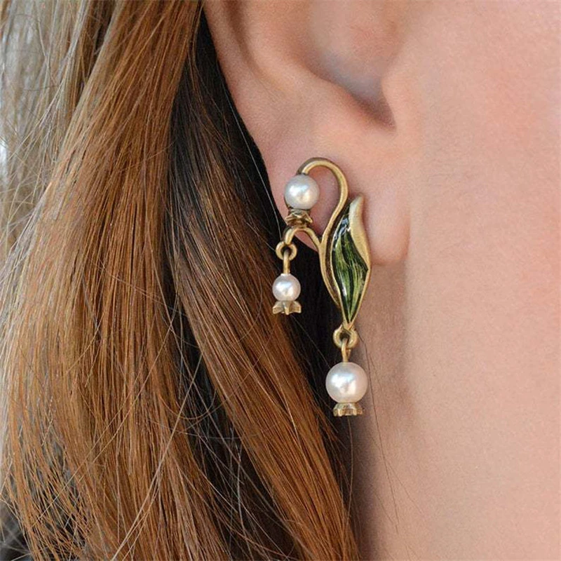 Luisa | Enamel and pearl earrings