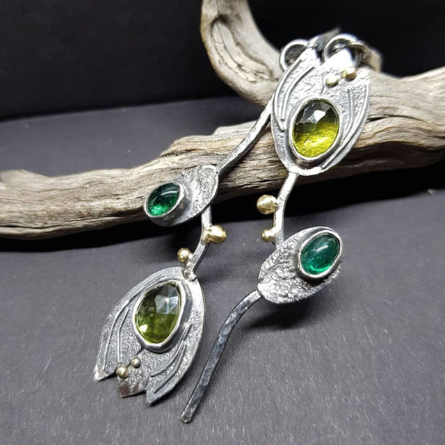 Florencia | Earrings with sparkling green stones made of high-quality sterling silver