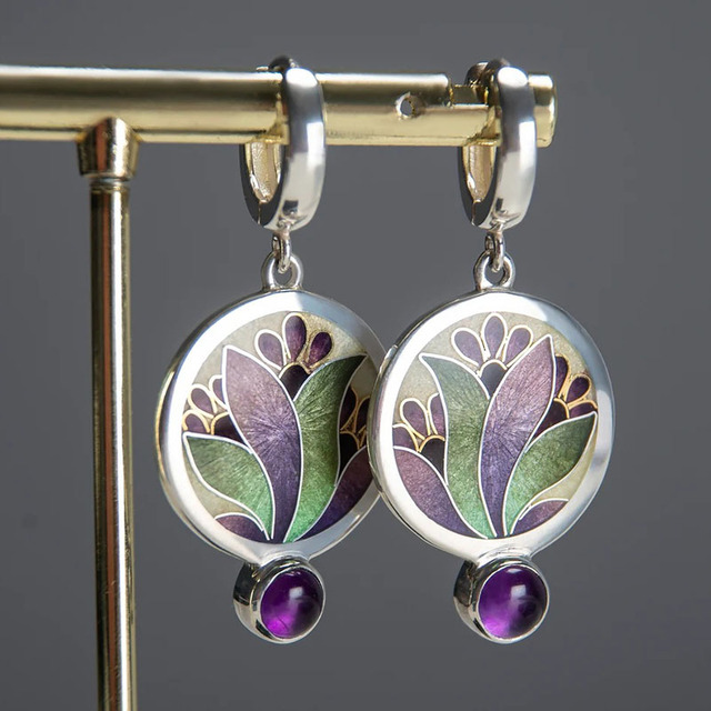 Cristina | Silver earrings with sparkling purple crystals
