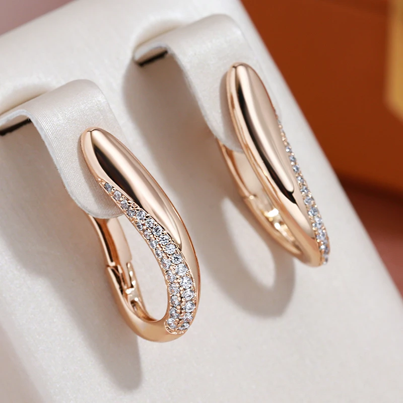 Rafaela | Shiny gold earrings with a glamorous glitter effect