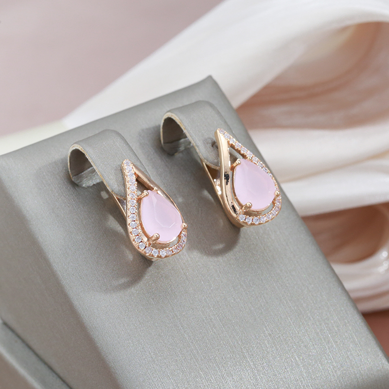 Ramona | Shiny gold earrings with delicate pink cubic zirconia: a touch of elegance!