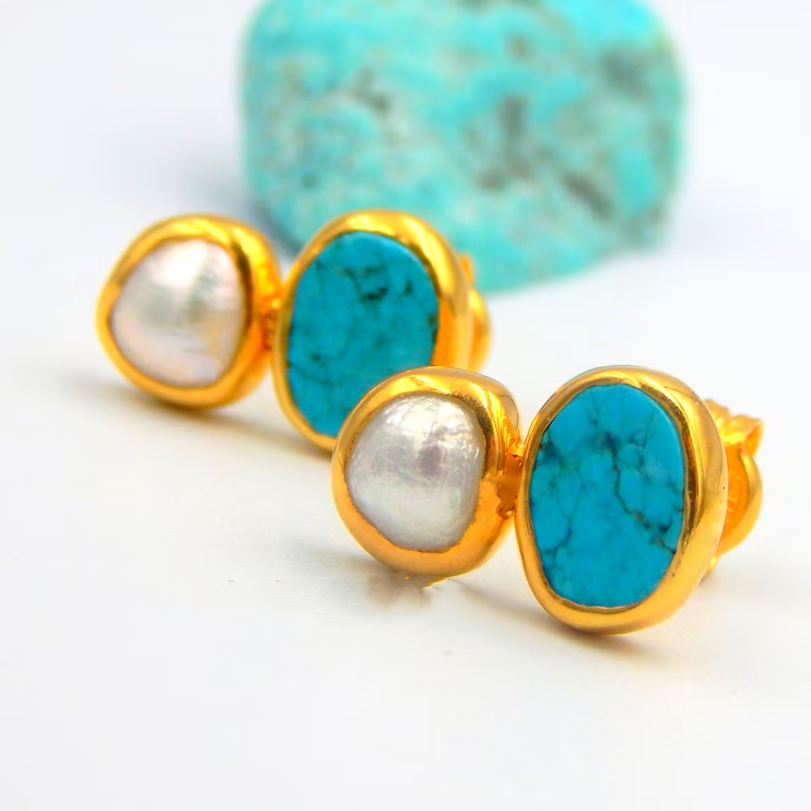 Ema | Earrings with radiant turquoise stone