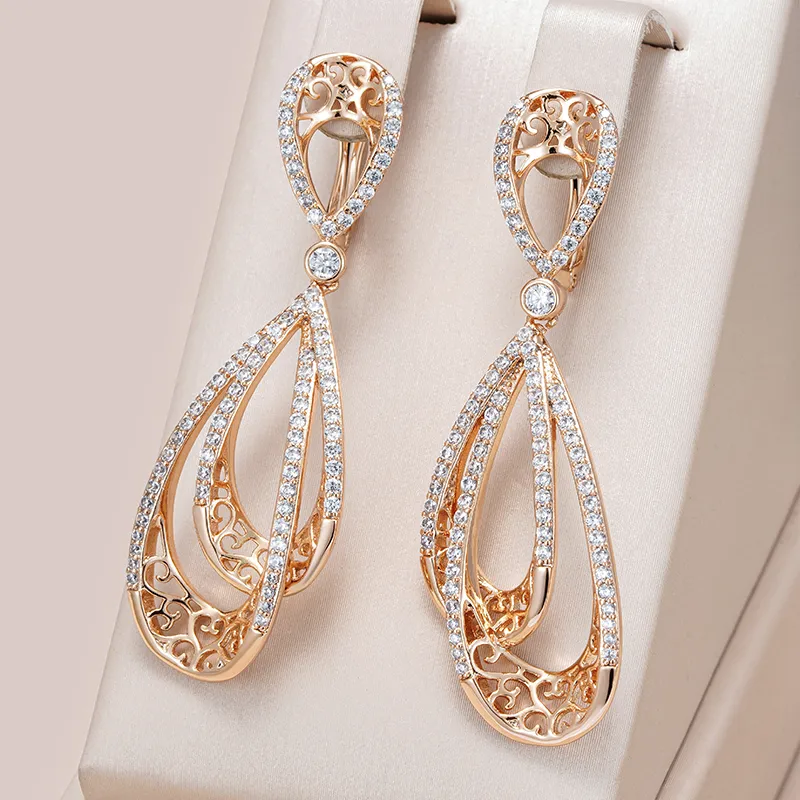Vanesa | Glamorous gold earrings for a radiant look